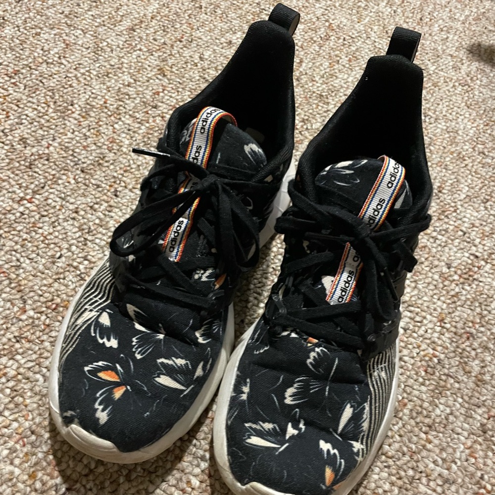 Adidas flower shoes